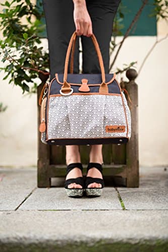 Sac à langer Babymoov qui a tout l'air d'un véritable sac à main féminin !