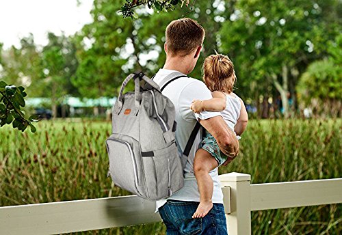 Un sac à dos à langer pour porter bébé facilement.